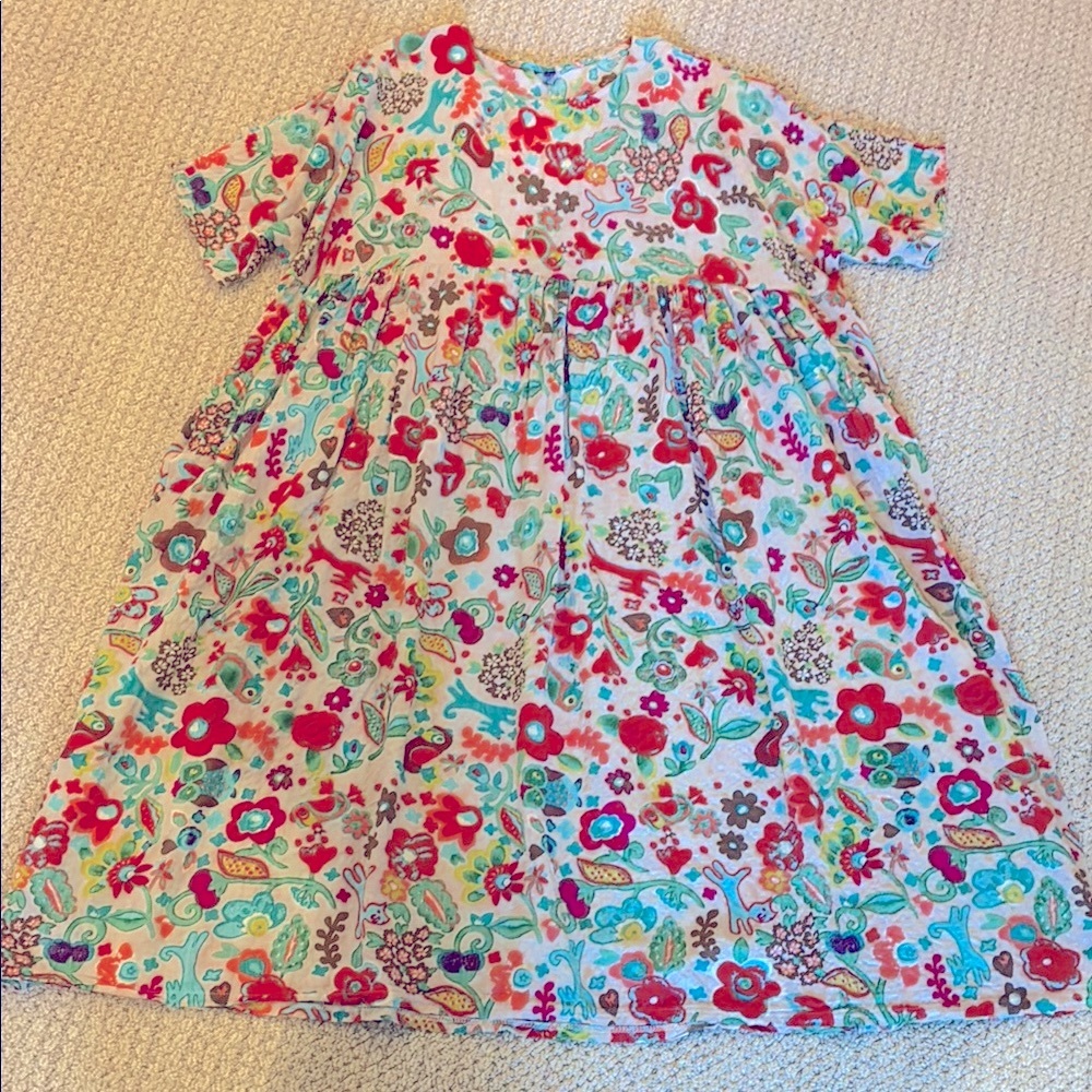 Cute oversized fun print dress with pockets!